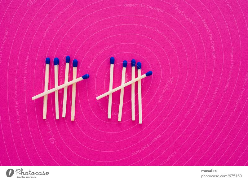 Übereinstimmungen Design Holz Zeichen Rauch blau rosa gefährlich bedrohlich Idee Kreativität Krieg Krise Ordnung Risiko Sicherheit warten Inspiration Feuer