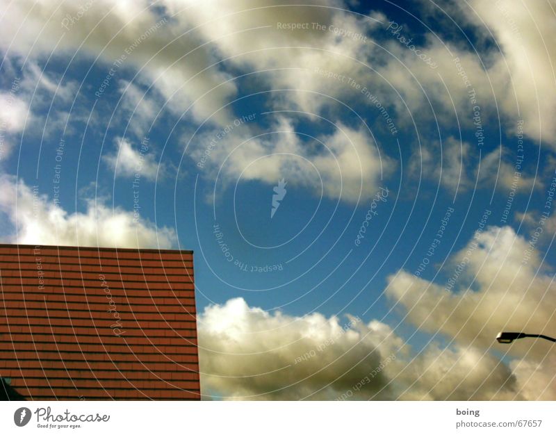 Die Apotheke Dach Backstein Sommer Wolken Laterne 3 blau Dachdecker Handwerk photocase optimierter himmel noch