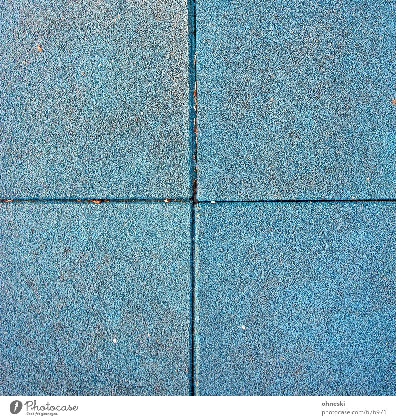 + Fliesen u. Kacheln Gummi Tartan Bodenbelag Linie blau Farbfoto Außenaufnahme abstrakt Muster Strukturen & Formen Textfreiraum links Textfreiraum rechts
