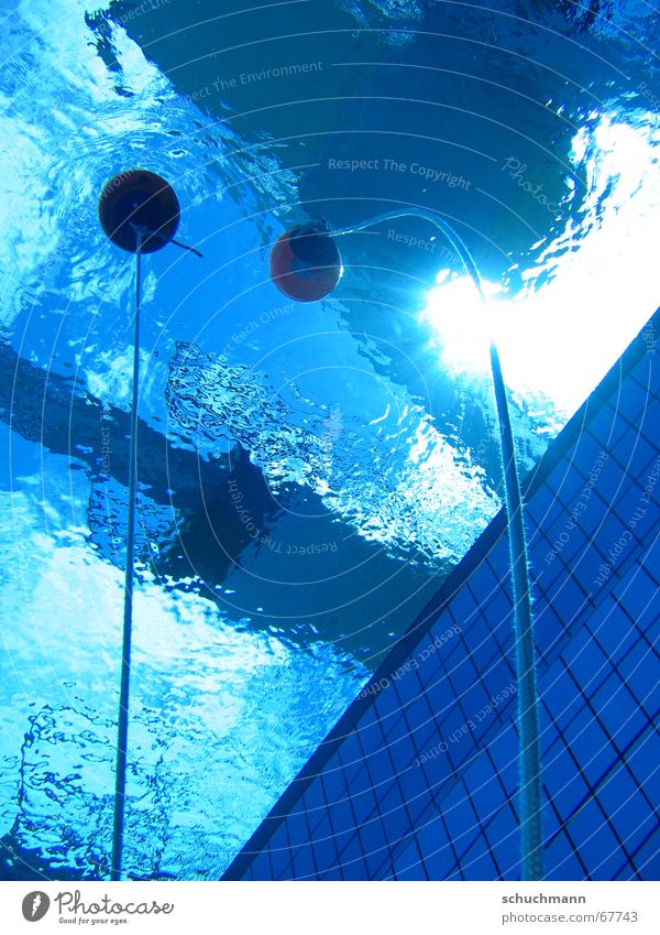 Bojen an der Oberfläche tauchen Freibad Schwimmbad Wasser dive Seil