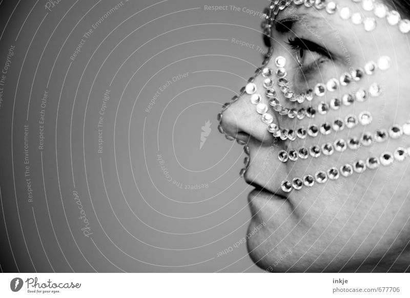 Profil Frau Erwachsene Leben Gesicht 1 Mensch 30-45 Jahre Accessoire Schmuck Maske Dekoration & Verzierung Kitsch Krimskrams Ornament Linie Streifen glänzend