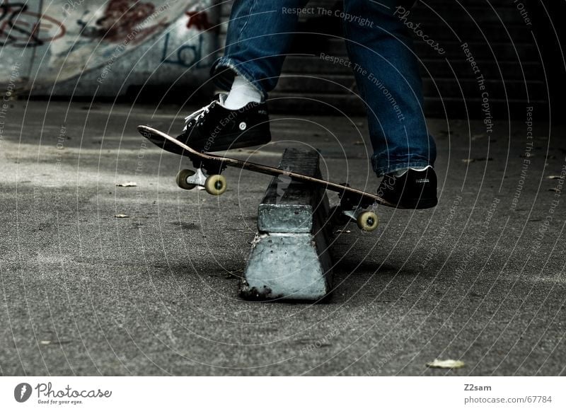 Frontside Boardslide Skateboarding Zufriedenheit Trick Stunt Sport Stil Parkdeck rail Funsport