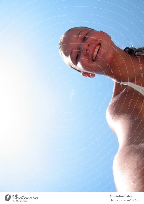 Endlich Ferien!! Sommer Bikini Schulter nass Ferien & Urlaub & Reisen Italien Toskana Schwimmbad Fröhlichkeit Sonne blau Blauer Himmel Schönes Wetter lachen