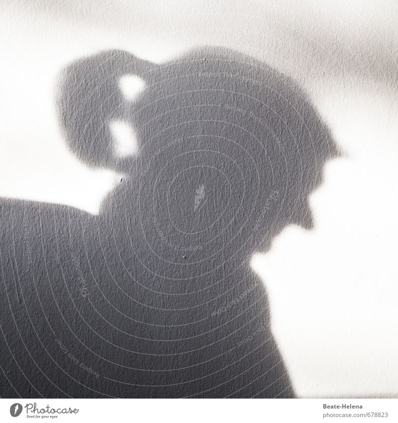 dämonische Schattenspiele Haare & Frisuren außergewöhnlich trist feminin schwarz weiß Einsamkeit Profil Silhouette Schattendasein Teufel Halbprofil Lichteinfall