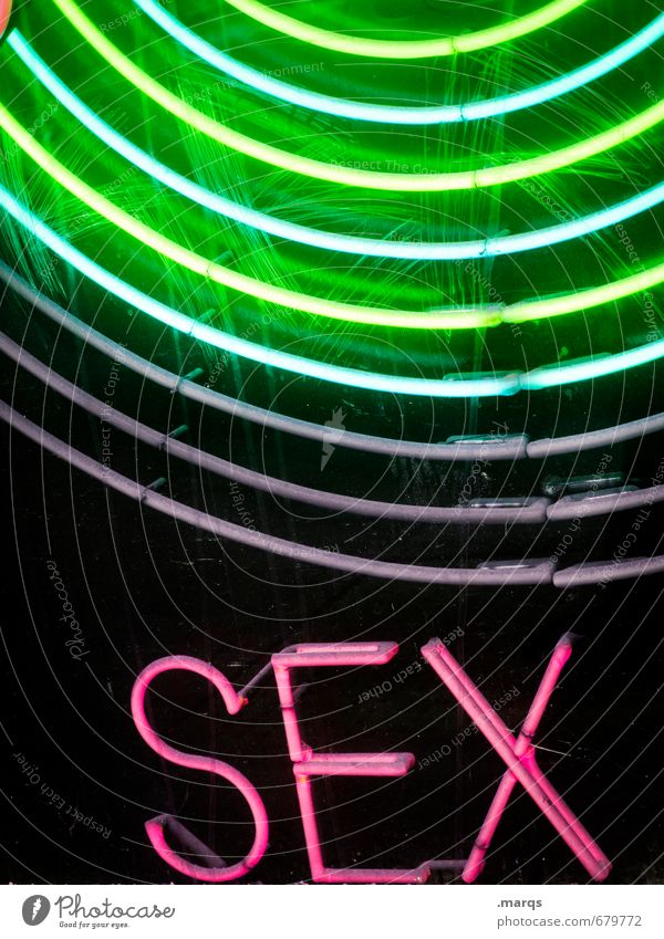 SEX Stil Schriftzeichen Linie Leuchtstoffröhre Werbeschild leuchten Sex trashig grün rosa schwarz Begierde Lust Partnerschaft Farbe Farbfoto Außenaufnahme