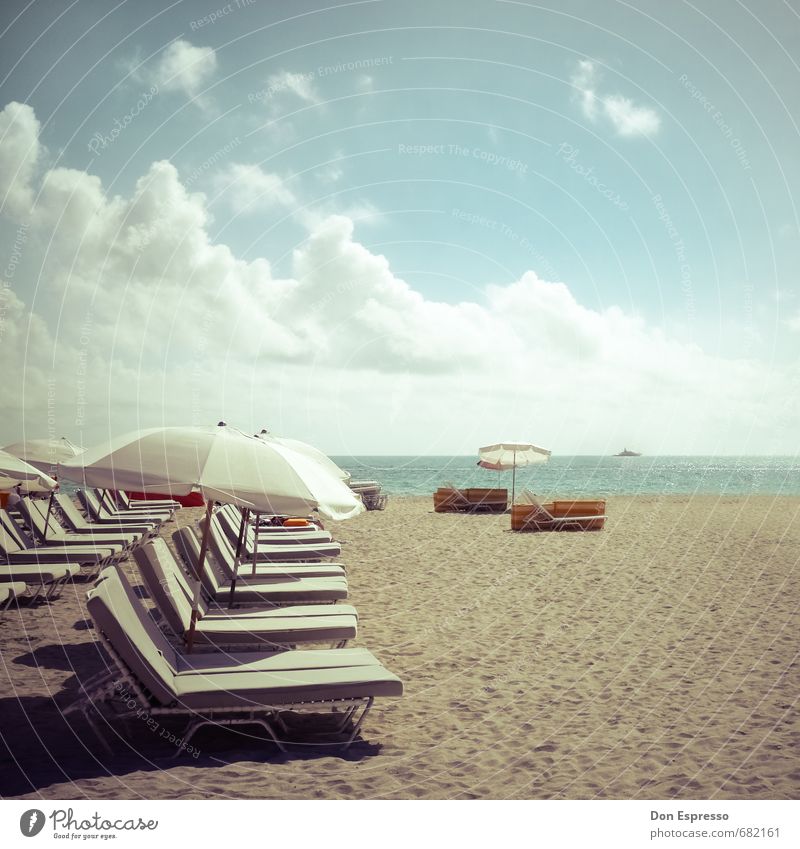 Nothing like Miami Beach Lifestyle Reichtum Glück Erholung Schwimmen & Baden Ferien & Urlaub & Reisen Tourismus Sommer Sommerurlaub Sonne Sonnenbad Strand Meer