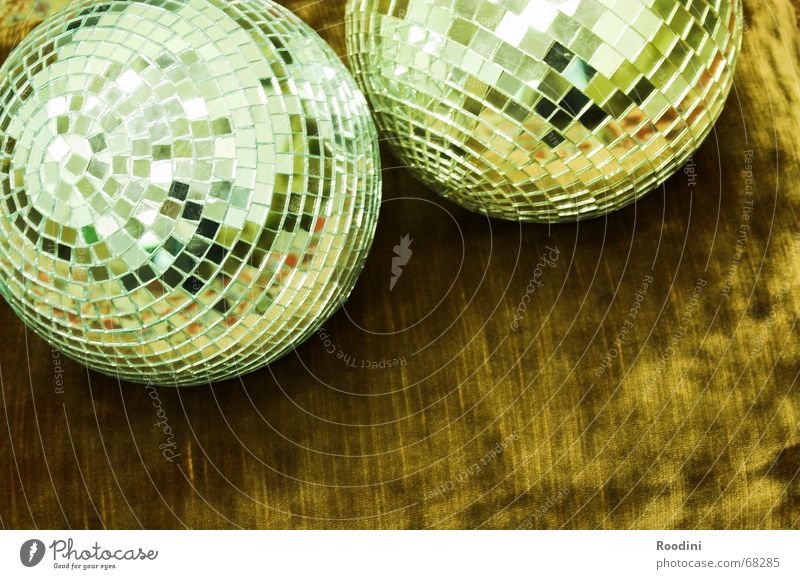 Disco Discokugel Siebziger Jahre Achtziger Jahre Spiegel Licht Rhythmus old-school Stil Funktechnik Tanzen Kitsch Show Lichttechnik Musik Reflexion & Spiegelung