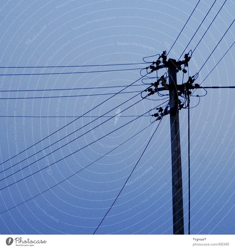 Überlandleitung Strommast Hochspannungsleitung Elektrizität Himmel Leitung blau