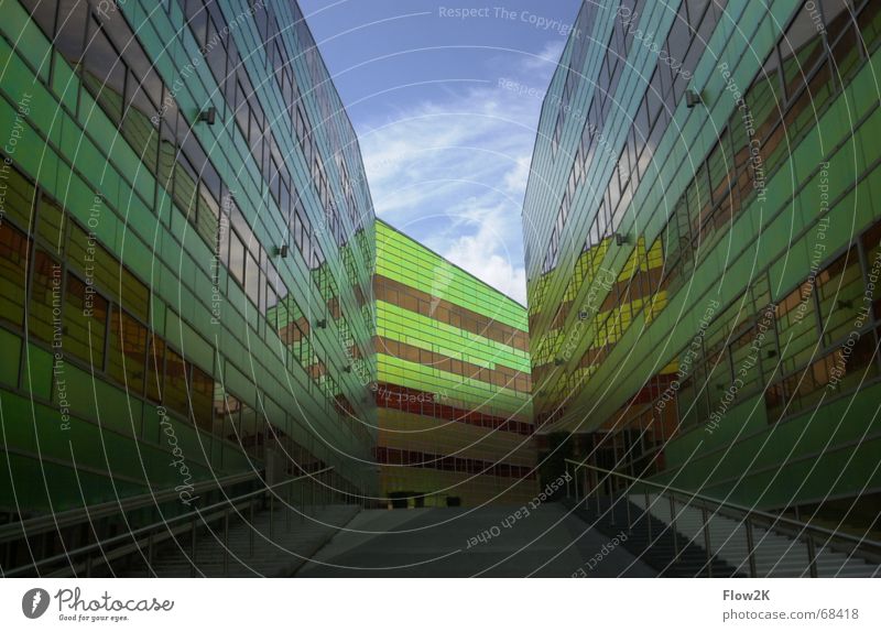 architektur almere Almere Fassade regenbogenfarben Gebäude Fluchtpunkt Perspektive modern Architektur