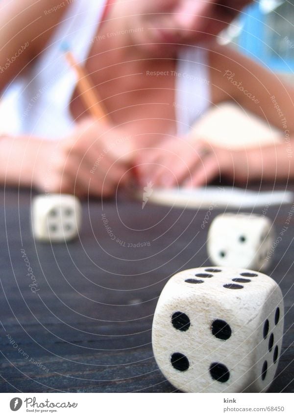 Glückspiel Spielen würfeln 4 6 Ziffern & Zahlen verlieren Zweikampf schreiben Freude glückspiel Würfel