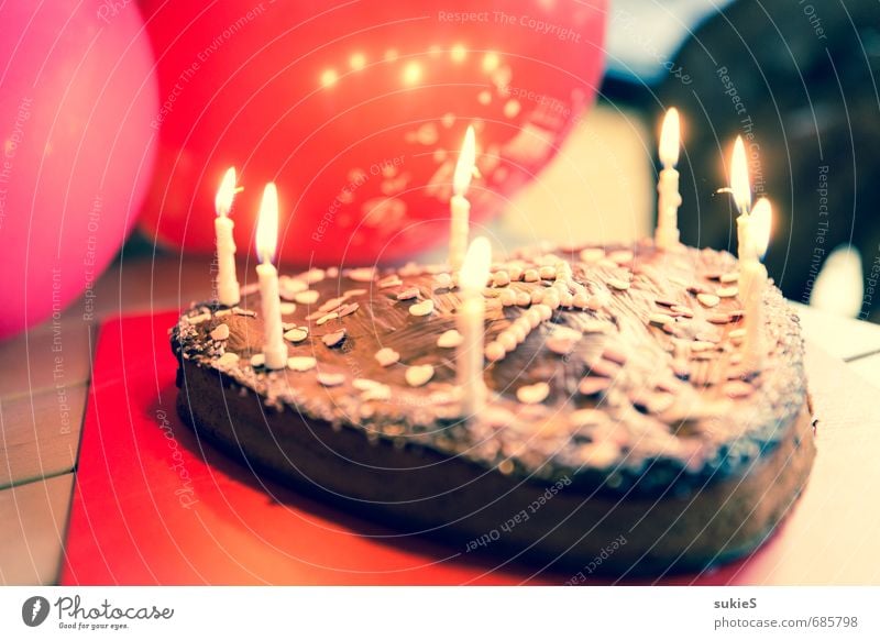 Happy Birthday Kuchen Süßwaren Schokolade Schokoladenkuchen Kinderkuchen Geburtstagstorte Feste & Feiern Kindergeburtstag Kerzen rosa rot Luftballon Herz