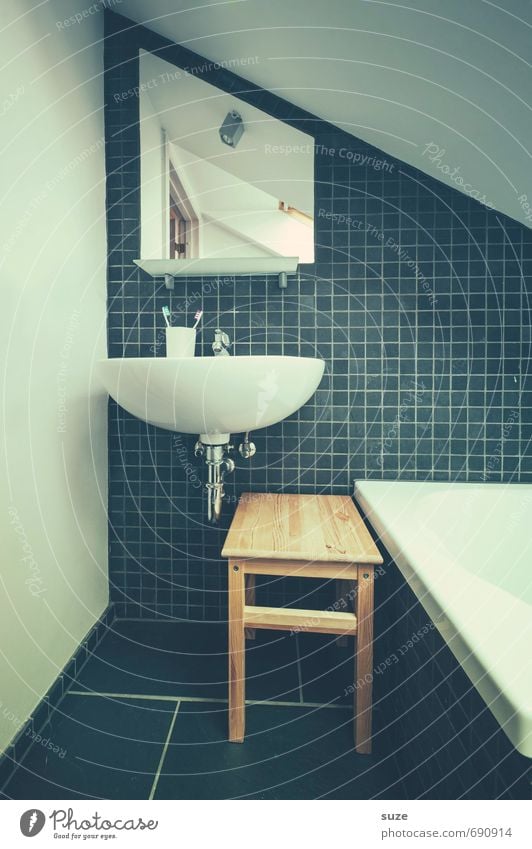 Heute Morgen Lifestyle Stil Design Häusliches Leben Wohnung einrichten Innenarchitektur Dekoration & Verzierung Möbel Spiegel Badewanne Raum Zahnbürste