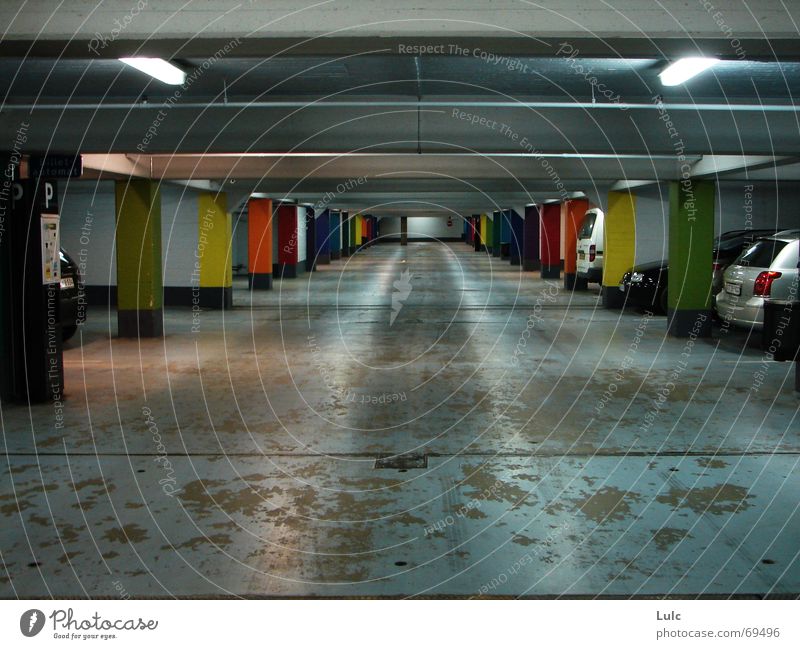 Park A Lot Zoomeffekt colours colors cars parking basement lights concrete