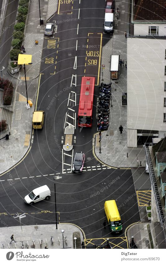 Kreuzung in London Vogelperspektive Doppeldecker-Bus Stadt Straße Mischung wenig verkehr