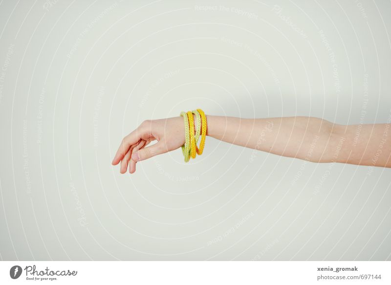 Armreif Yoga Mensch Arme Hand Finger 1 Mode Accessoire Schmuck genießen gelb weiß Leichtigkeit zart Zärtlichkeiten ausgestreckt Reaktionen u. Effekte strecken