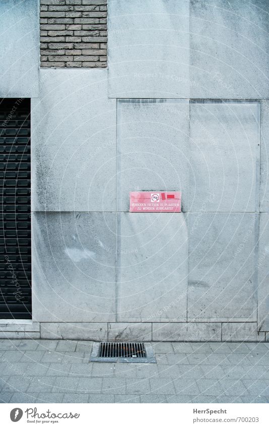 Verboden Fietsen te plaatsen Antwerpen Belgien Stadt Haus Bauwerk Gebäude Mauer Wand Straßenverkehr Fahrradfahren Stein Schriftzeichen Schilder & Markierungen