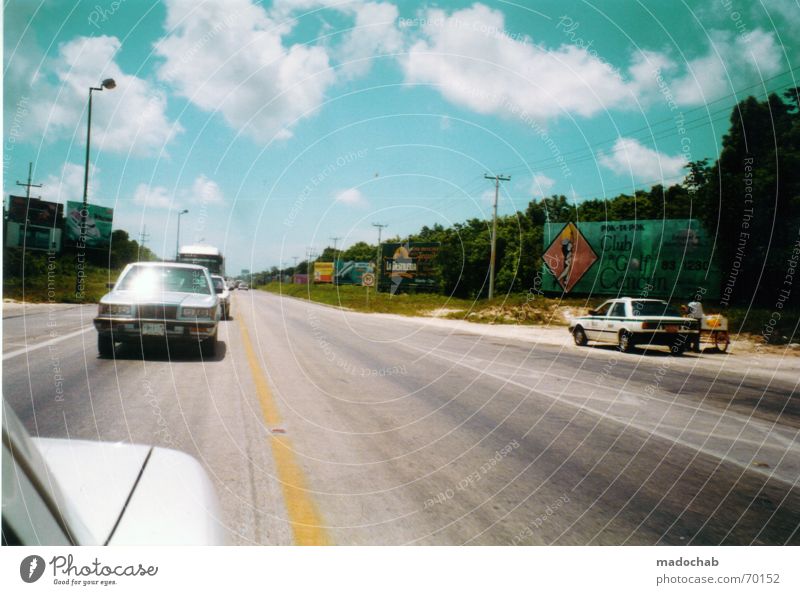 ROADTRIP TO MEXICO | cars autos highway street strasse panorama fahren Asphalt Mittelstreifen Wolken Himmel Stimmung glänzend heiß Physik Schwüle anstrengen