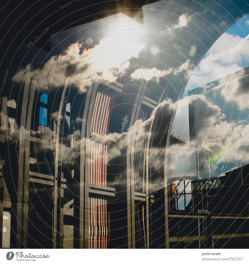 Kabel und Stromleitungen in Reflexion Technik & Technologie Wolken Sonne Wärme Stahlträger U-Bahn Bahnhof Schienennetz Stahlkabel außergewöhnlich Energie