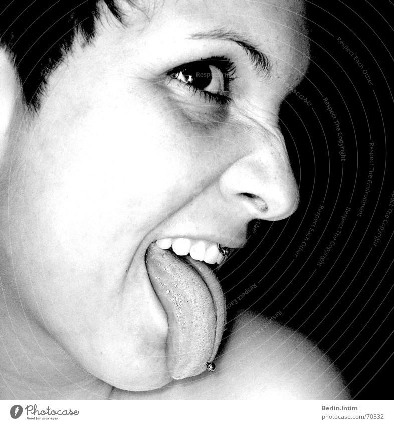 Studies II schwarz weiß Porträt Frau Piercing selbst Zunge Zähne
