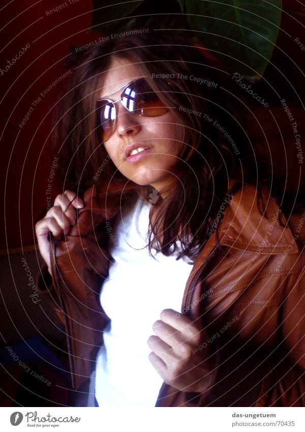 My new brown leatherjacket Lederjacke Sonnenbrille braun Körperhaltung Faltenwurf Jacke Rockmusiker Haare & Frisuren