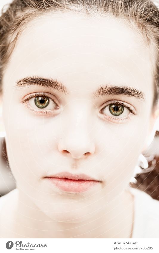 Ziemlich nahes Porträt Mensch feminin Jugendliche Gesicht 1 13-18 Jahre Kind brünett ästhetisch authentisch schön einzigartig weich Gefühle Stimmung achtsam