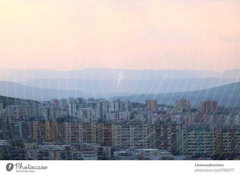 Plattenbauten-Panorama Cluj-Napoca Rumänien Europa Stadt Skyline Hochhaus alt Armut blau rosa Stimmung Verzweiflung Abenteuer Gesellschaft (Soziologie) Horizont