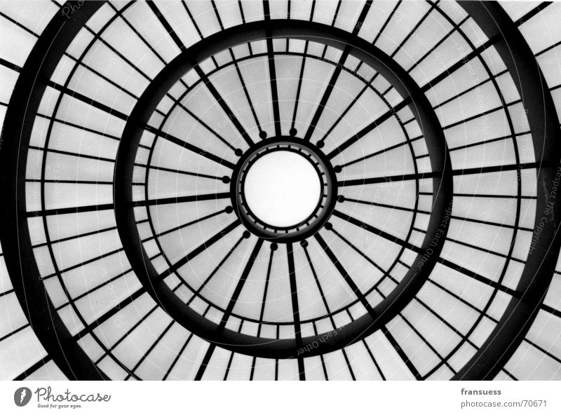 kuppel Kuppeldach Dach München Ausstellung Kunst Pinakothek pinakothek der moderne Glas Schwarzweißfoto Museum Strukturen & Formen