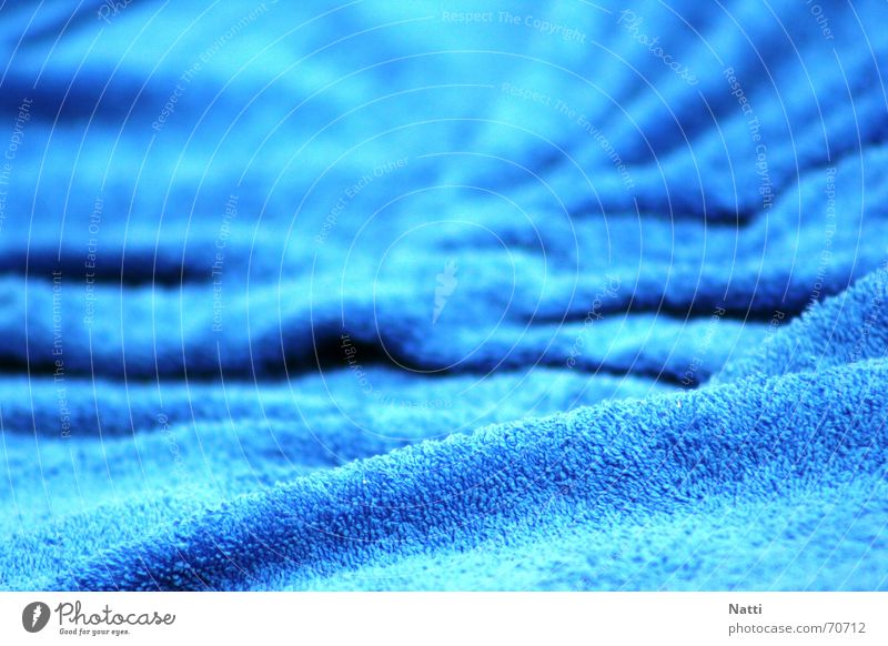 Blaue Wellen Handtuch grell wellig Meer blau Tuch abtrocknen hell rau