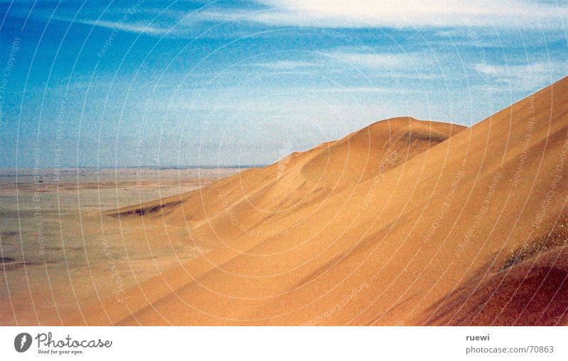 Dune 7 Ferne Freiheit Umwelt Natur Erde Sand Himmel Wüste dünn heiß trocken braun gelb Walvisbay Namibia Afrika Ödland heizen beige wide africa Stranddüne