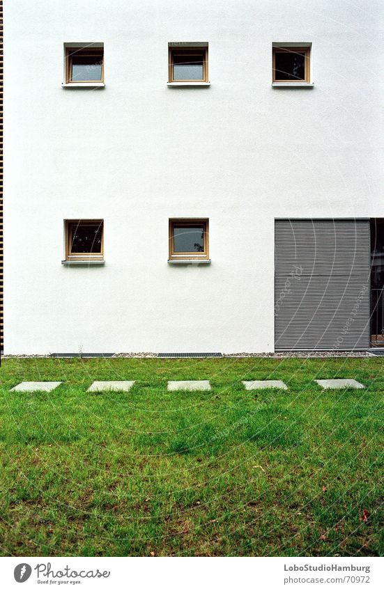 Häuserwand Wand Gebäude Fenster Symmetrie gerade Strukturen & Formen Architektur
