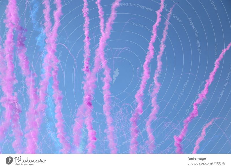 Streifen Himmel Feste & Feiern Karneval leuchten Rakete Party gen Himmel aufsteigen mehrfarbig pink blau rosa Abgas Explosion Musikfestival carnaval Istres