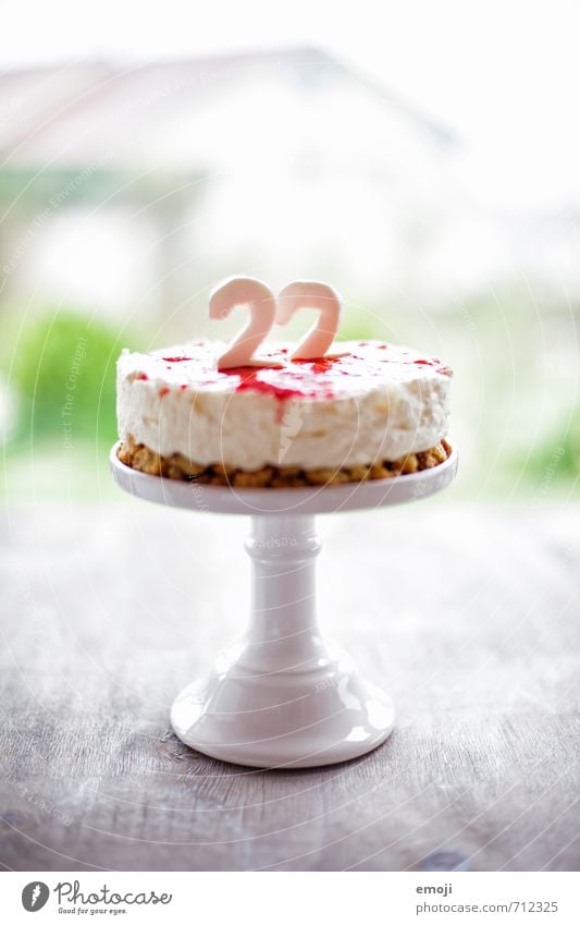 22 Joghurt Milcherzeugnisse Dessert Süßwaren Ernährung Festessen lecker süß Ziffern & Zahlen Geburtstagstorte Farbfoto Innenaufnahme Menschenleer Tag