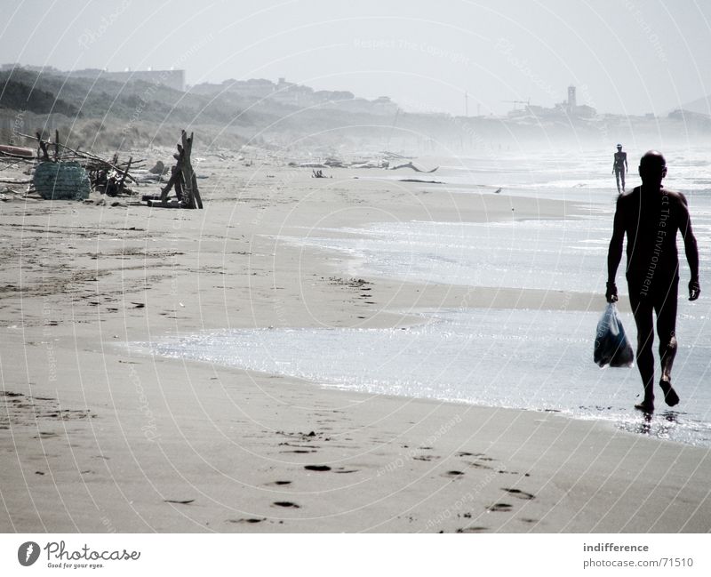 End of summer *serie* Mensch Strand Sommer Italien man walking Sand sea wave water tuscany