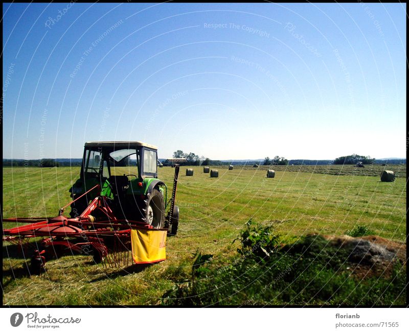 Fields Feld Traktor Sommer Arbeit & Erwerbstätigkeit Schönes Wetter schön bulldock Sonne Himmel fields