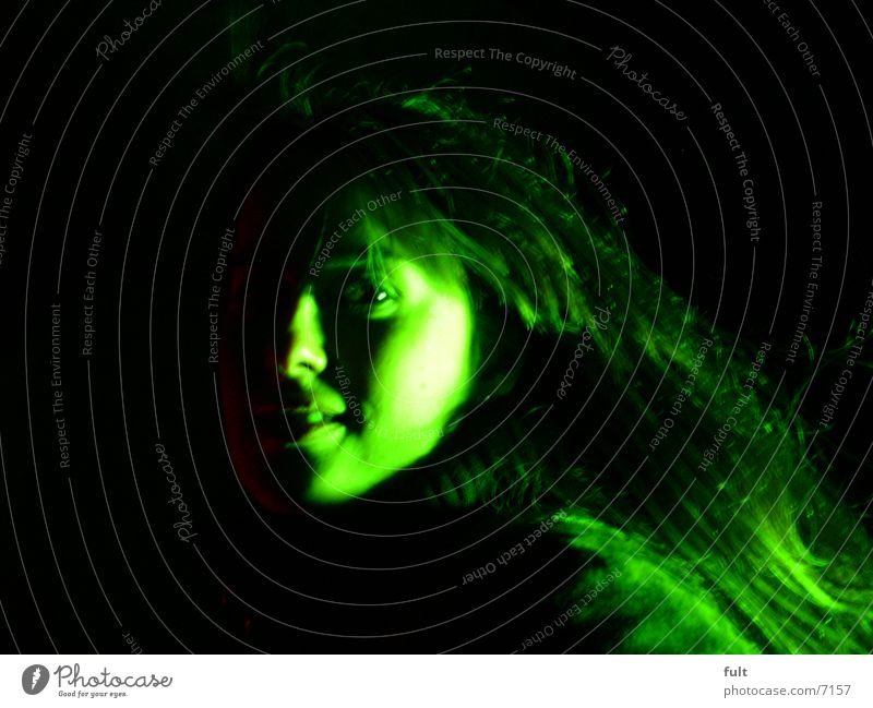 gesicht Frau Nachtaufnahme grün Licht Wange Gesicht Auge Nase Mund