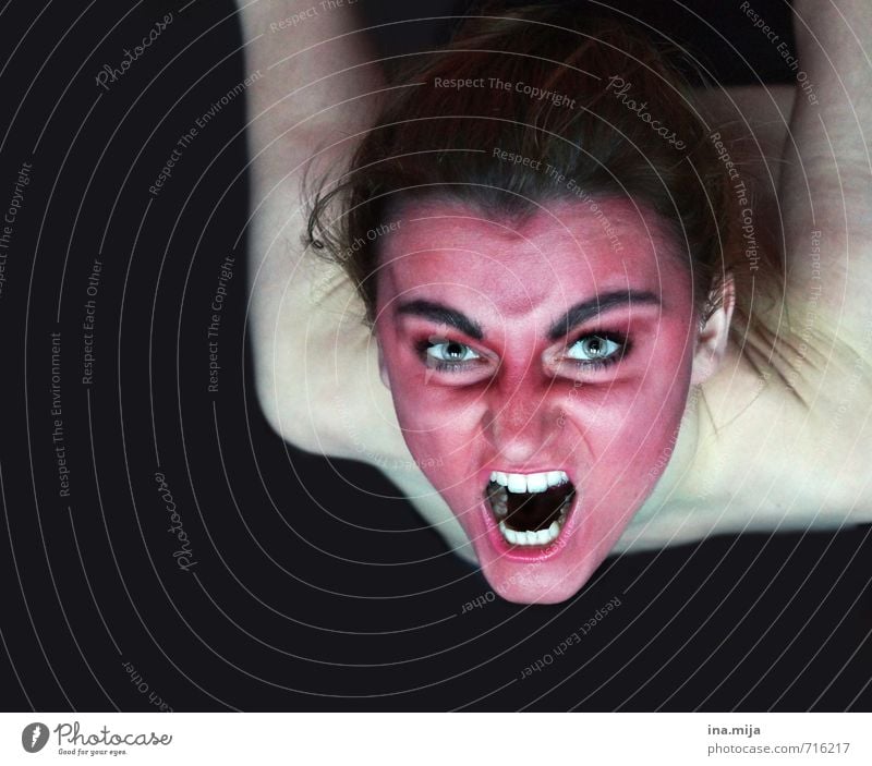 rotes wütendes Gesicht Halloween Mensch feminin Junge Frau Jugendliche Haut 18-30 Jahre Erwachsene träumen Aggression schwarz weiß Gefühle Wut Ärger gereizt