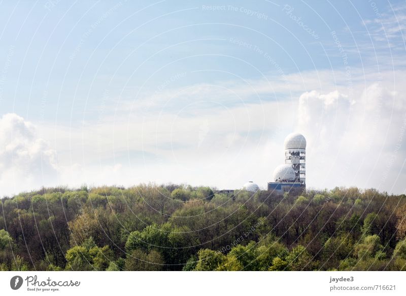 Überwachung ist Geschichte Natur Landschaft Himmel Wolken Frühling Wald Hügel Menschenleer Ruine Turm Bauwerk Gebäude Architektur Abenteuer Erholung erleben