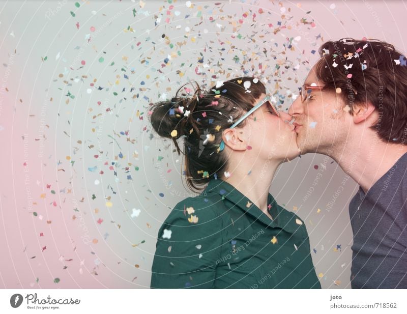 kiss kiss kiss Freude Party Feste & Feiern Valentinstag Silvester u. Neujahr Hochzeit Geburtstag Paar Partner 2 Mensch Küssen Lächeln Liebe frei Glück