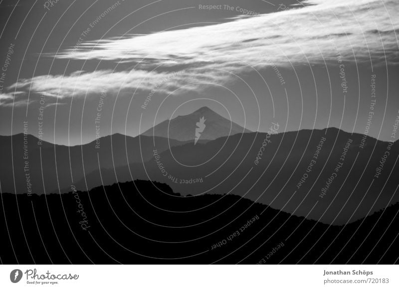 Schottendüster Umwelt Natur Landschaft Felsen Berge u. Gebirge Gipfel bedrohlich Trauer Sehnsucht Fernweh Schüchternheit Respekt Bergkuppe Bergkette Schottland