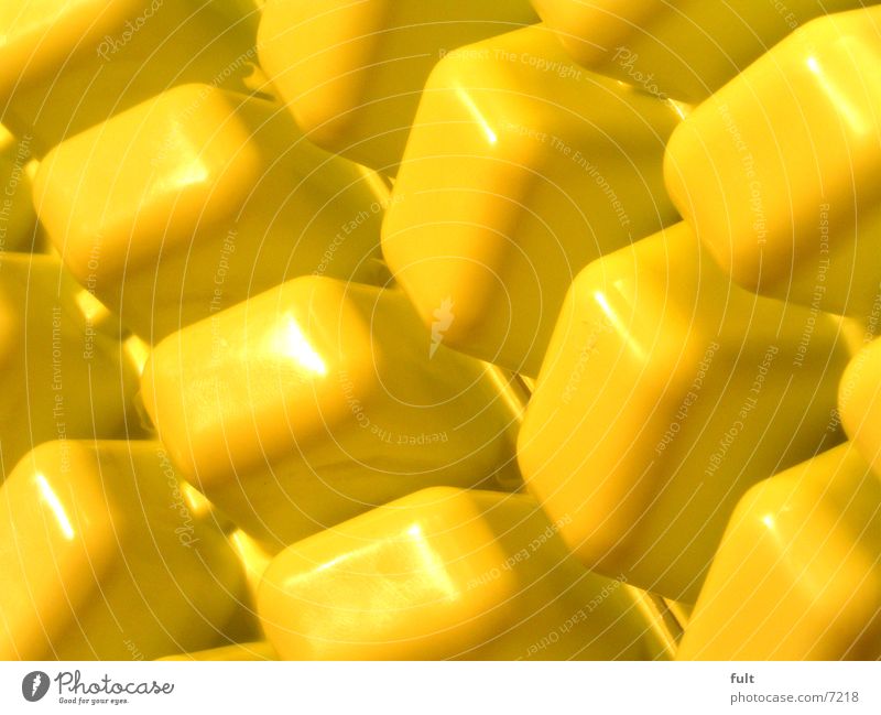 gelb Quader nebeneinander rund Eiswürfel Küche glänzend Dinge eiswürfelform Strukturen & Formen Würfel Kunststoff Statue modern desgn knubbel eisfach