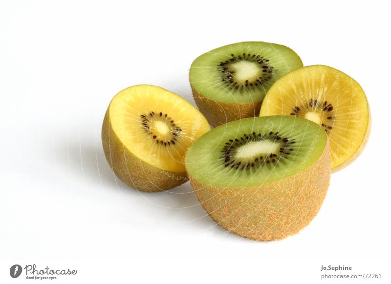 Kiwi II Südfrüchte Obst Fruchtfleisch Sorten Vielfalt Hälfte Schale Kerne Teile u. Stücke 4 aufgeschnitten halbiert rund Foodfotografie Lebensmittel Bioprodukte