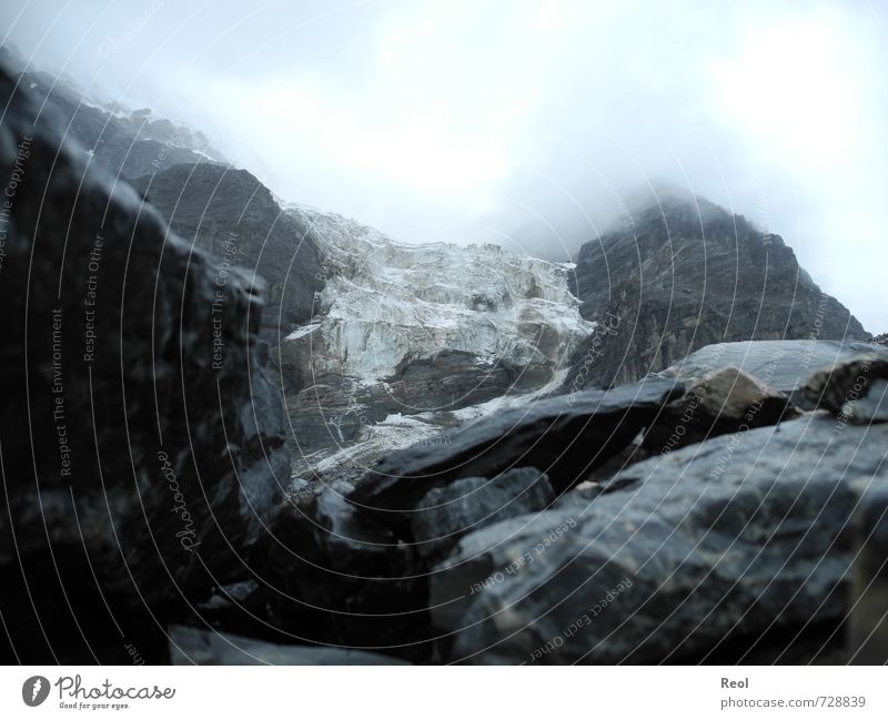 Gletscher Klettern Bergsteigen wandern Umwelt Landschaft Urelemente Erde Wasser Wolken Sommer schlechtes Wetter Nebel Regen Felsen Alpen Berge u. Gebirge