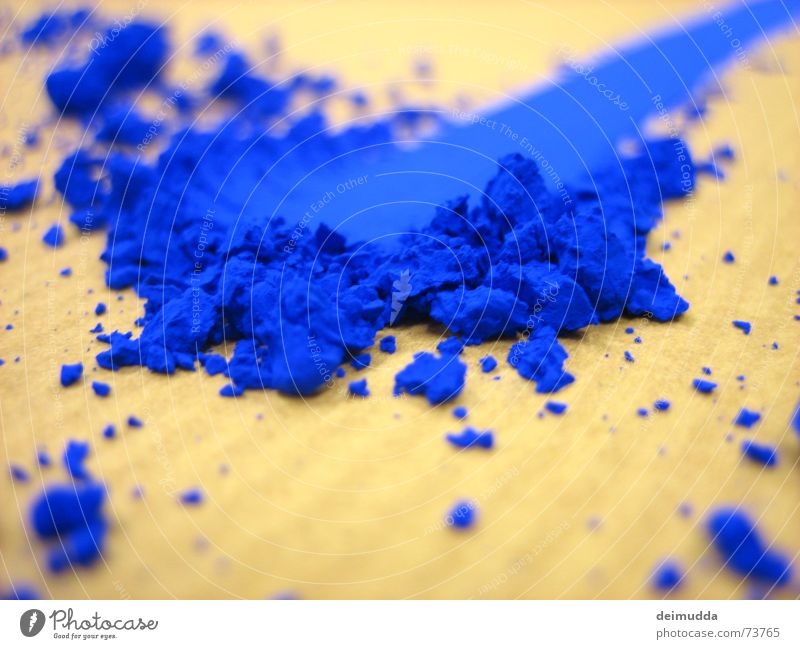 dead_haifish Kunst Farbmittel Staub unnatürlich blau Farbe streichen