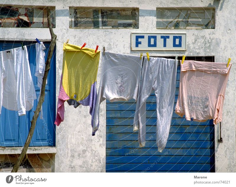 Foto aufgereiht exemplarisch Pastellton gereinigt Wäsche Fotografie Süden Italien Ferien & Urlaub & Reisen Sommer Sauberkeit Wäscheleine Momentaufnahme Haushalt
