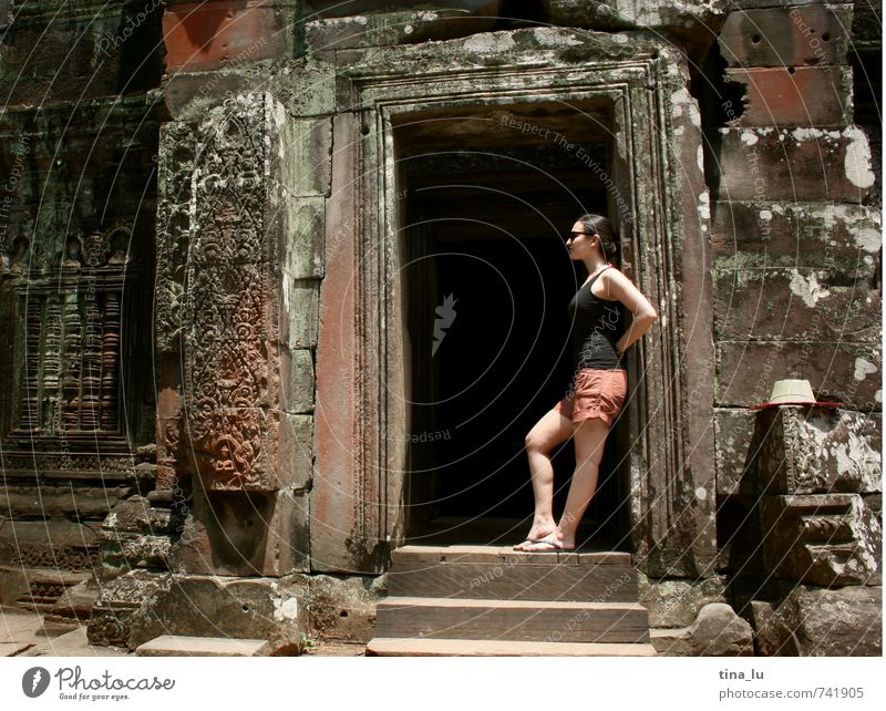 Angkor Sehenswürdigkeit Denkmal Angkor Wat Kambodscha Tourismus Tempel Buddhismus Palast Monarchie Urwald Götter Frauenbrust Mädchen Tor Autotür Ruine