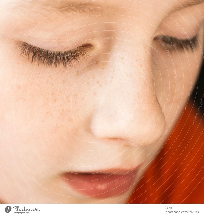 konzentriertes Kind Mensch maskulin Junge Kindheit Kopf Gesicht Nase Mund 1 8-13 Jahre beobachten Denken entdecken Blick warten Verschwiegenheit achtsam