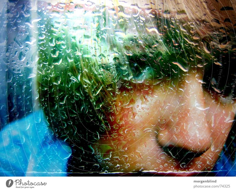 regentrinkerin Frau Stimmung Gefühle Regen Fenster grün woman Gesicht Momentaufnahme