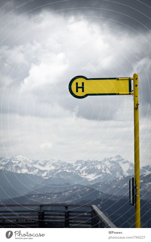 H Natur Landschaft Nebel Gewitter Arbeit & Erwerbstätigkeit Bushaltestelle Haltestelle Alpen Berge u. Gebirge Schneefall Wolkenloser Himmel schlechtes Wetter