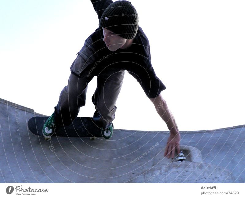 de.Duff Schwimmbad Skateboarding ride fresh touch Treppe Becken gestanden Freude yeah