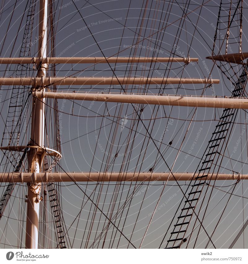 Hierarchie Wolkenloser Himmel Schifffahrt Segelschiff Seil Mast Takelage Strickleiter fest gigantisch groß hoch oben Kraft Verantwortung Verlässlichkeit